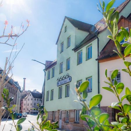 Haus99 Budget Pension & Apartments Fürth Екстериор снимка