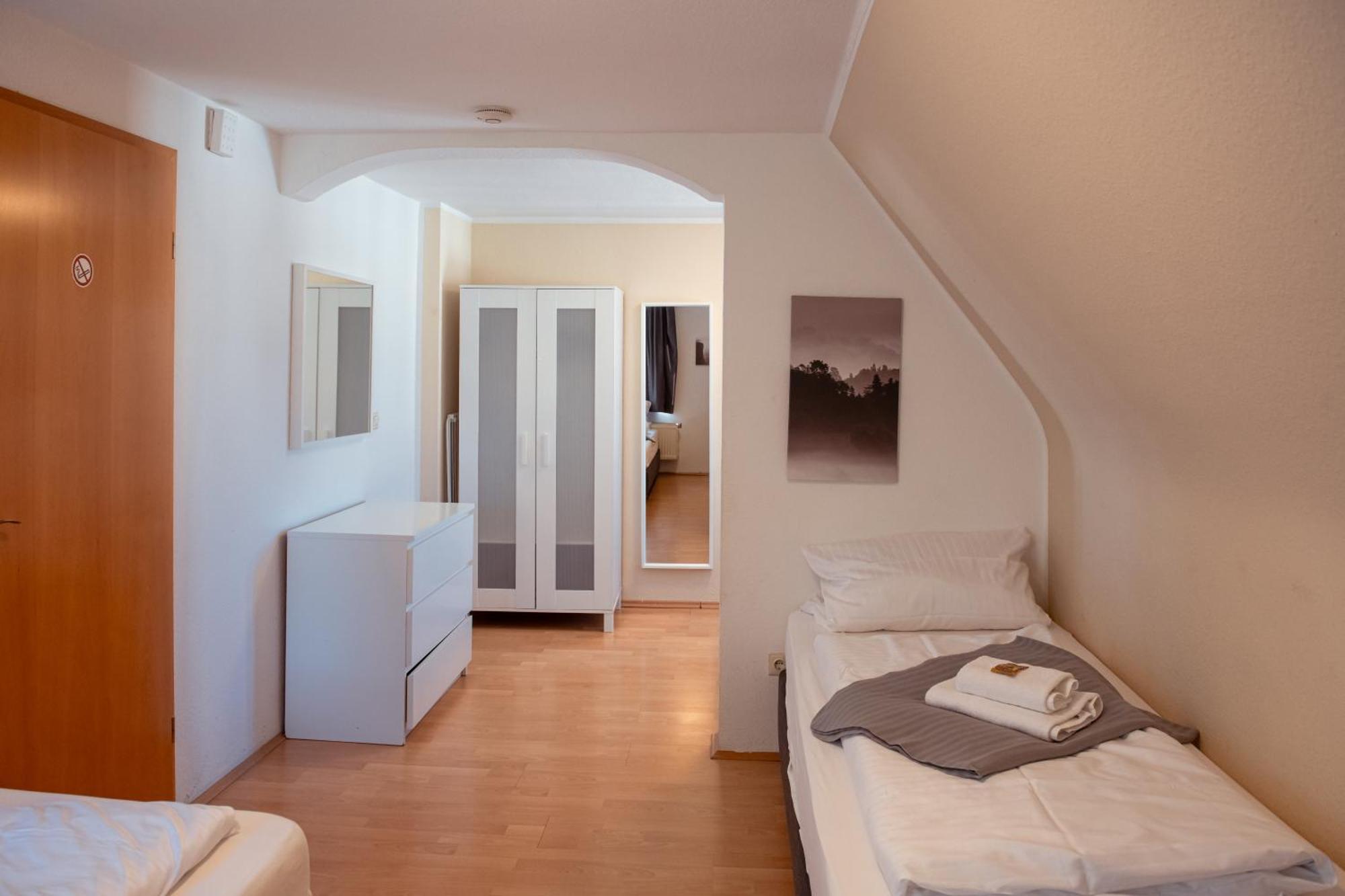 Haus99 Budget Pension & Apartments Fürth Екстериор снимка