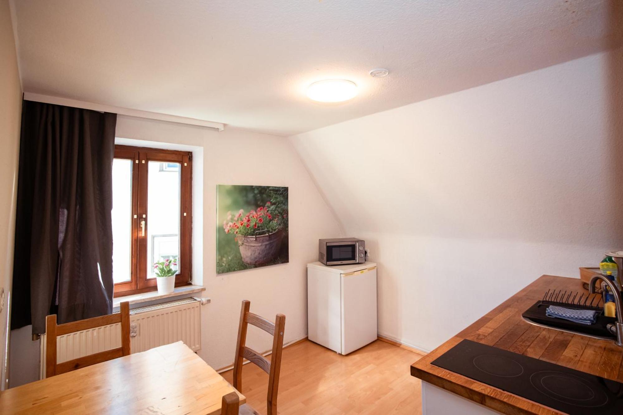 Haus99 Budget Pension & Apartments Fürth Екстериор снимка