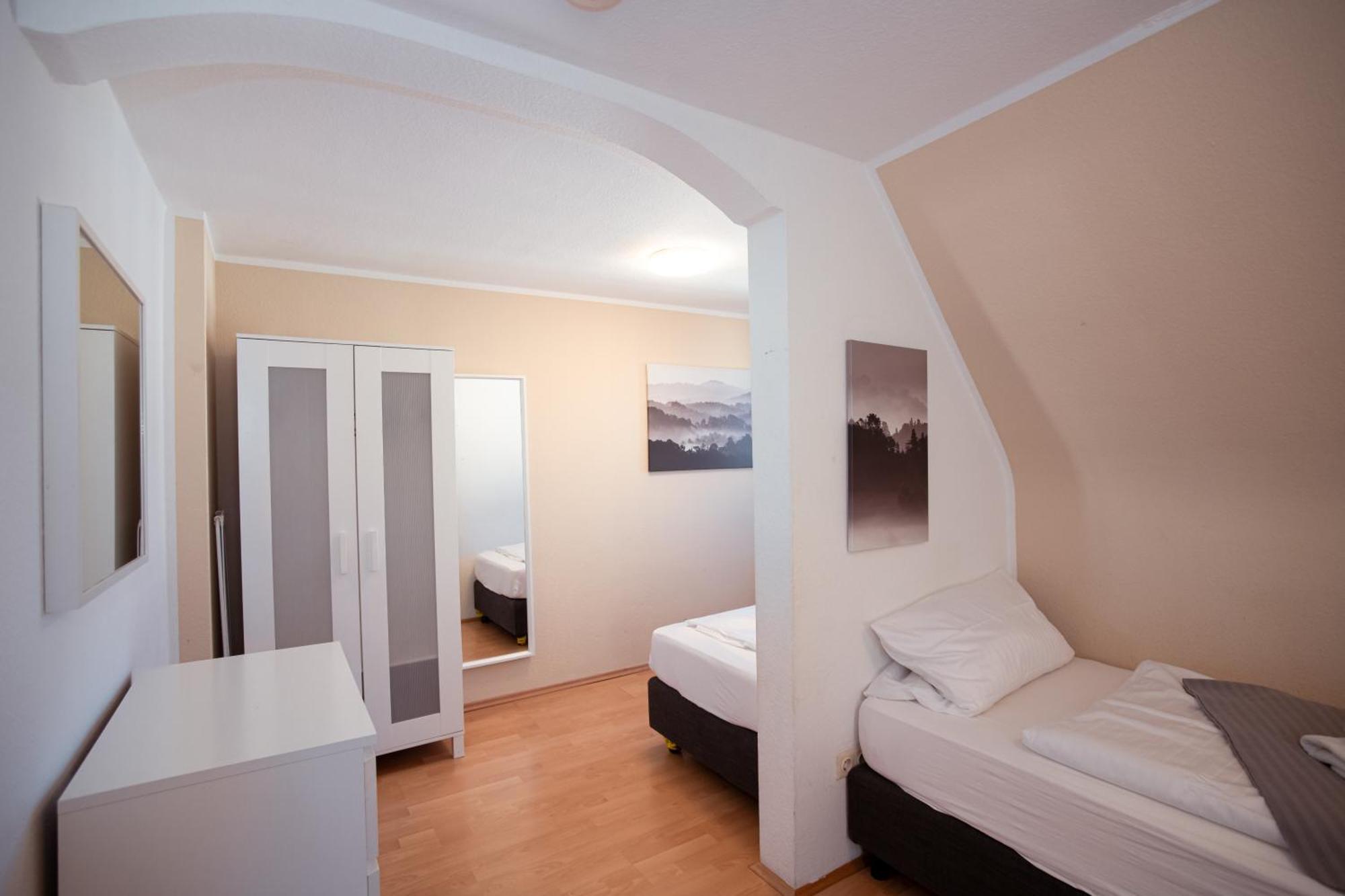 Haus99 Budget Pension & Apartments Fürth Екстериор снимка