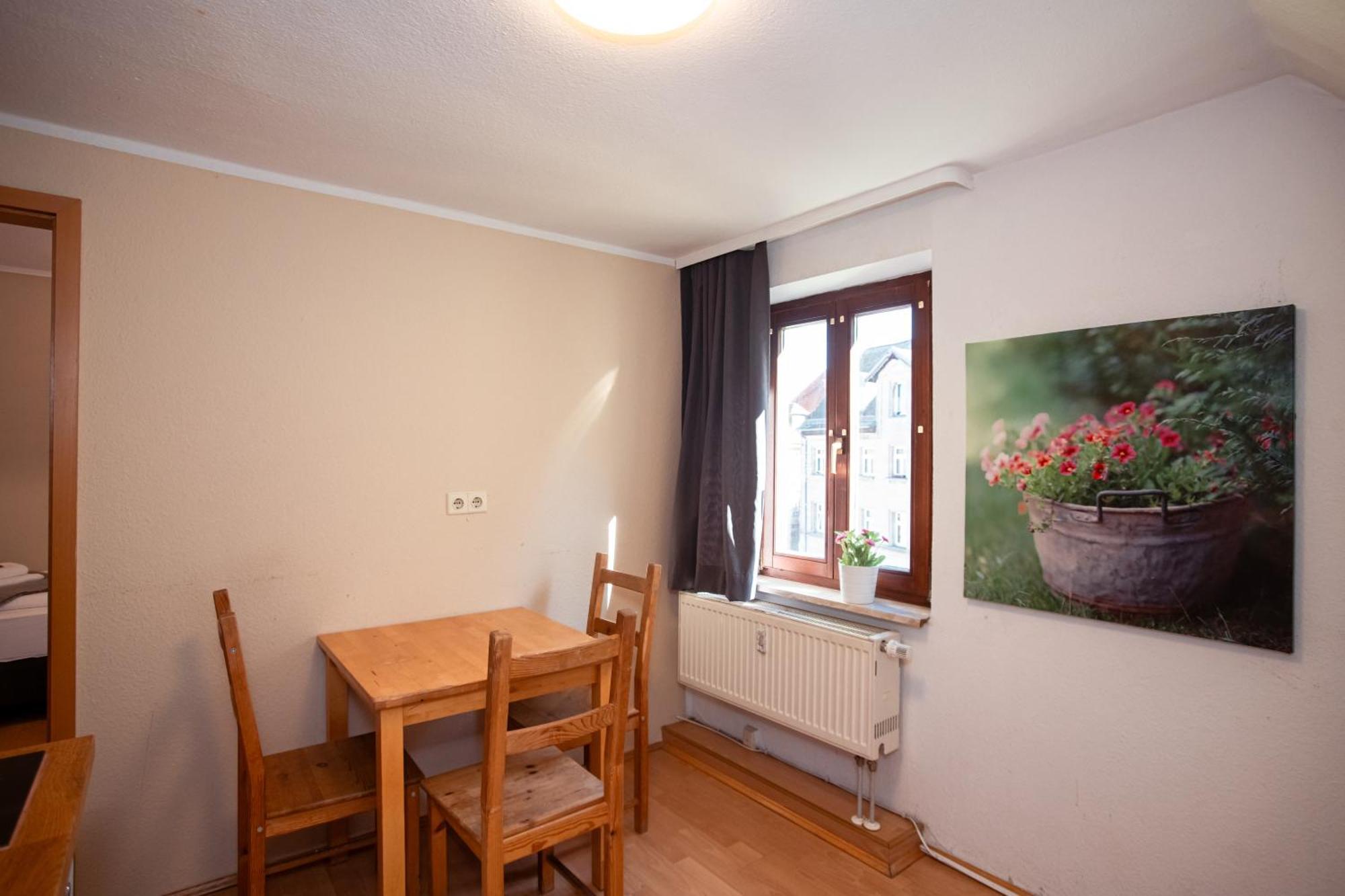 Haus99 Budget Pension & Apartments Fürth Екстериор снимка