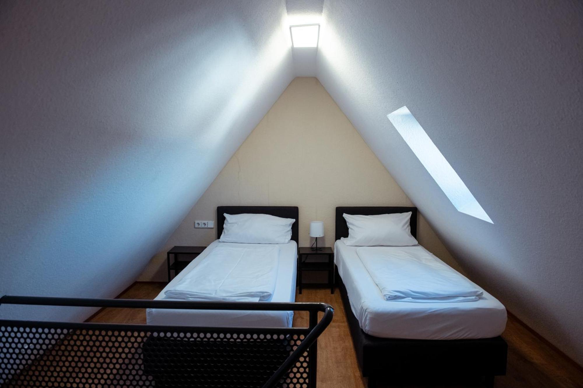 Haus99 Budget Pension & Apartments Fürth Екстериор снимка