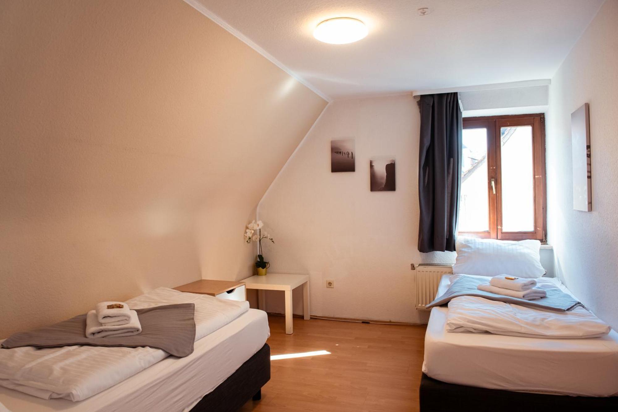 Haus99 Budget Pension & Apartments Fürth Екстериор снимка