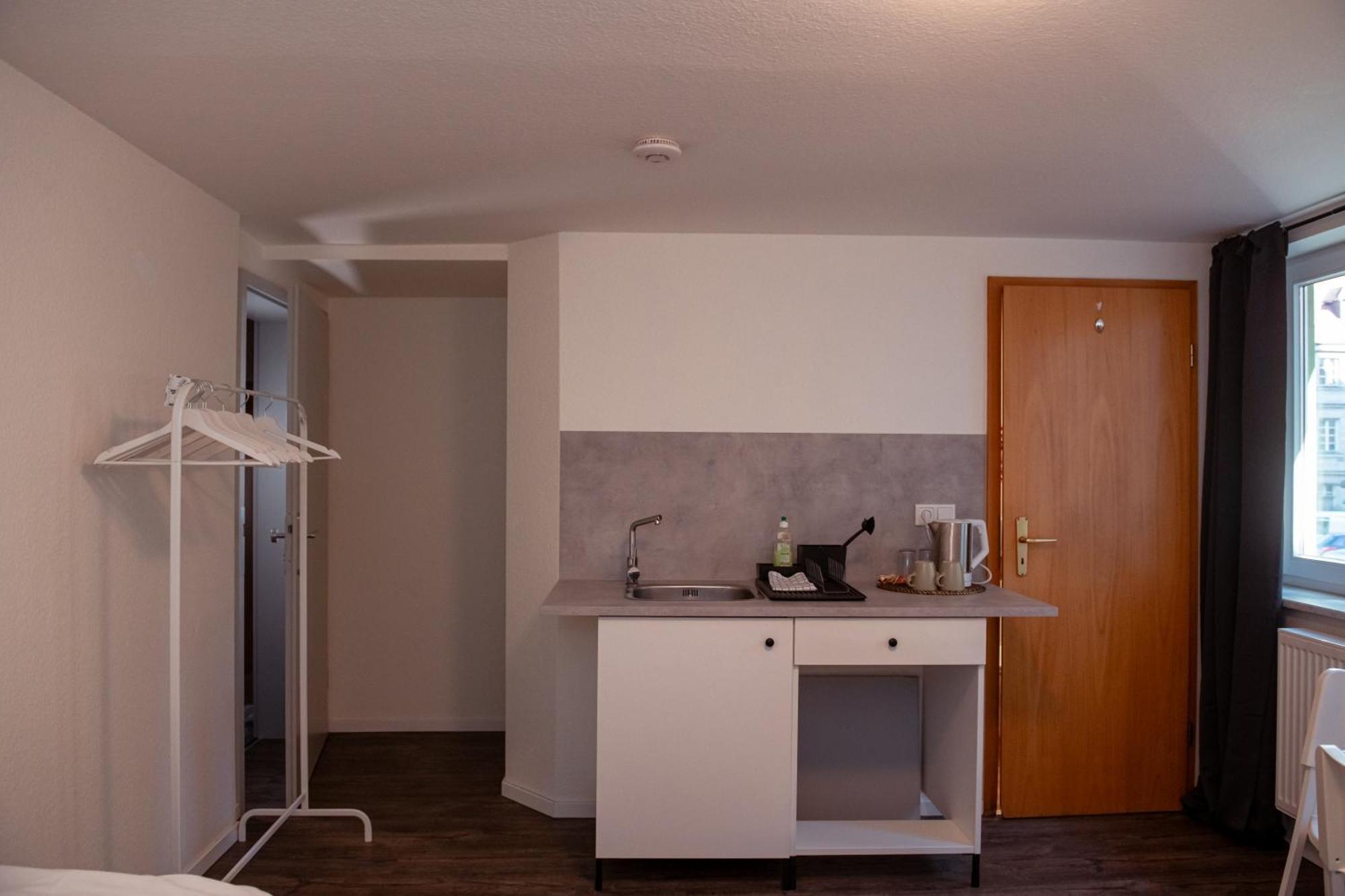 Haus99 Budget Pension & Apartments Fürth Екстериор снимка